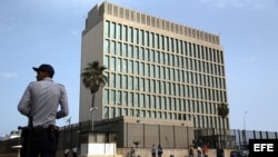 Edificio de la Sección de Intereses de Estados Unidos en La Habana.