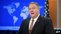 El Secretario de Estado de los Estados Unidos, Mike Pompeo, habla en el Departamento de Estado en Washington, DC