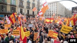 Tabarnia inicia su movilización con una ofrenda a un icono del soberanismo