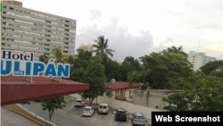 Hotel Tulipán en Nuevo Vedado, donde se hospedan los jugadores de Industriales.